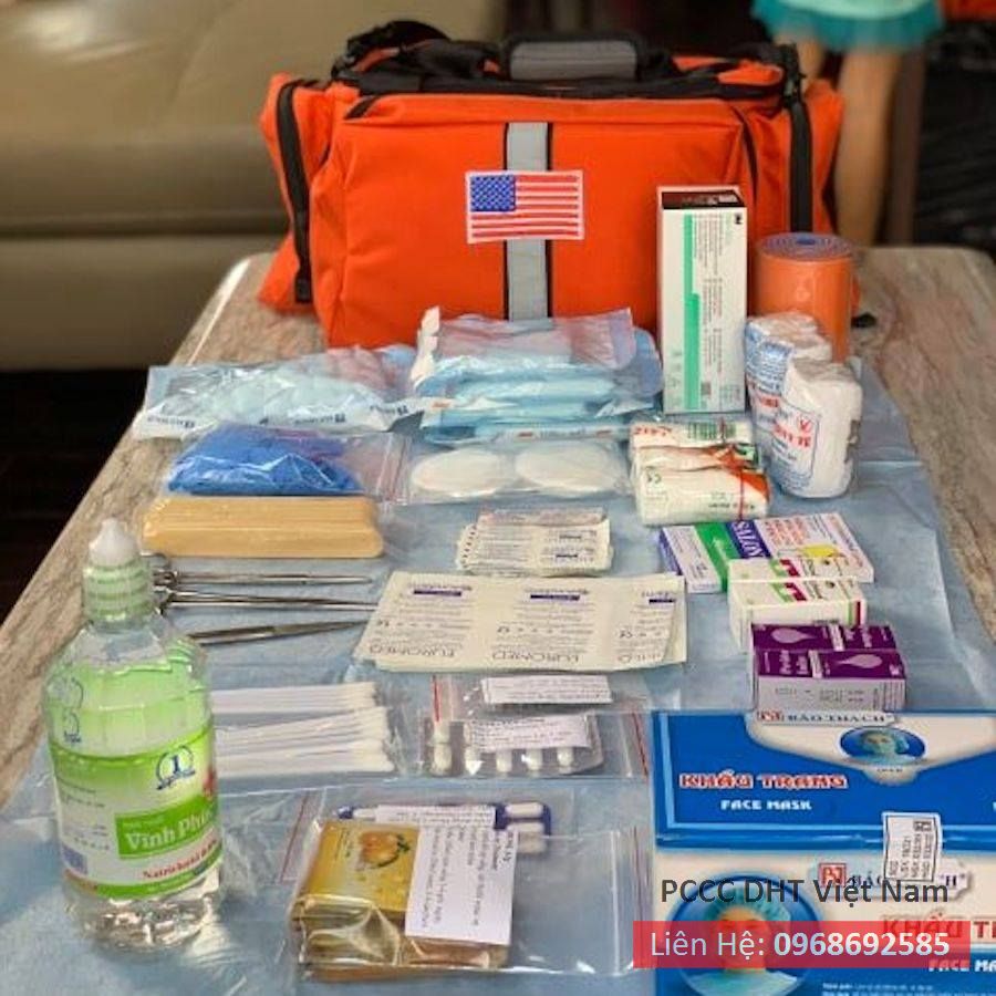 Tất cả các dụng cụ, thuốc men đếu được đơn vị cung cấp túi cứu thương loại A tại Cụm công nghiệp Lai Xá-Kim Trung trang bị đầy đủ trong một chiếc túi.