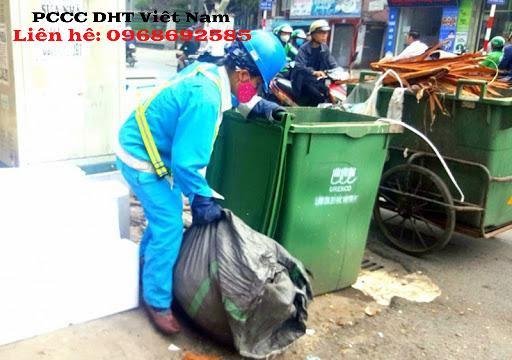 Việc thu gom được dễ dàng khi sử dụng thùng rác PCCC DHT Việt Nam