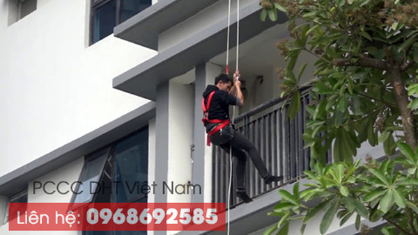 Mua thang d&acirc;y chữa ch&aacute;y