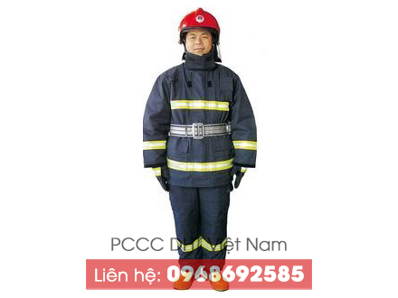 Hình ảnh hoàn thiện bộ quần áo chữa cháy khi mặc lên người
