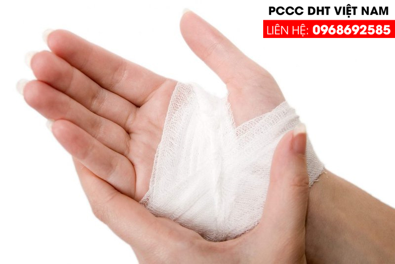 Sơ cứu nhanh chóng cho vết thương bằng túi cứu thương loại A